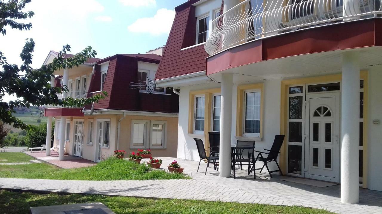 Benelise Apartman Hévíz Exterior foto